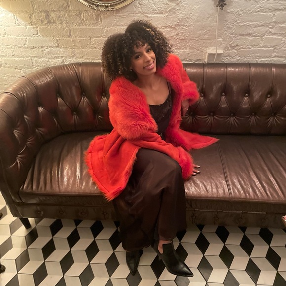 Meet your Posher, Jezarelle - Picture 2 of 4